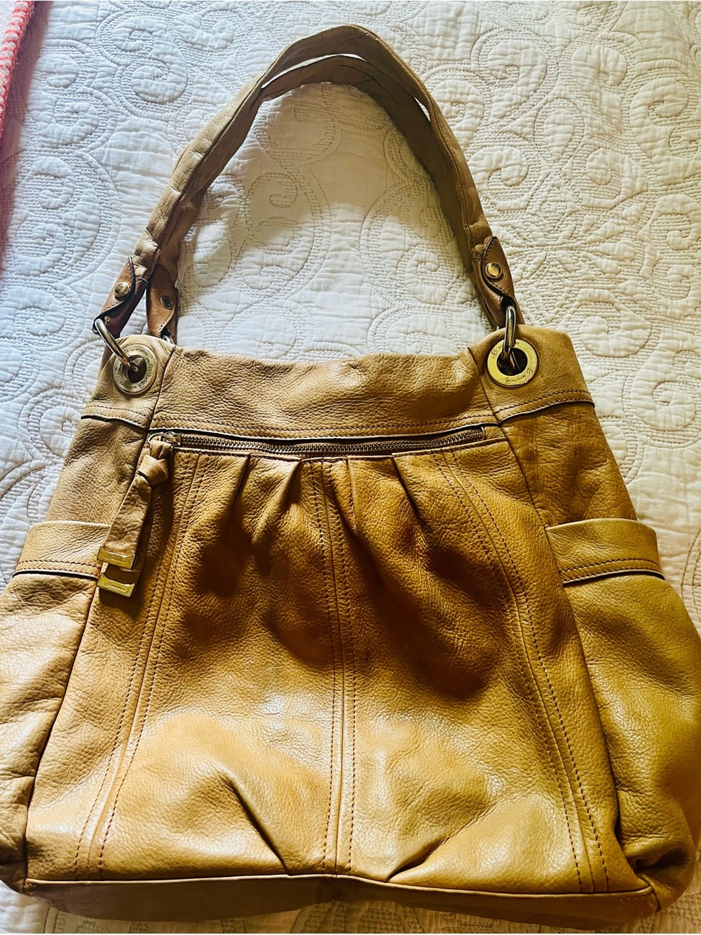 👜 B. Makowsky Genuine Leather Shoulder Bag – Camel/Tan